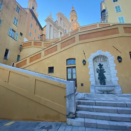 アパート L'orient Palace *